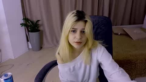 ApheliaStar online show from November 25, 3:44 pm