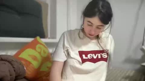 aphr0dite22 online show from March 17, 8:25 pm