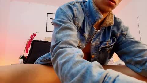 Snapshot of apolo_crus chatting on October 13, 4:14 am apolo_crus online show from October 13, 4:14 am