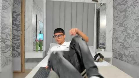   online show from May 21, 2:40 am