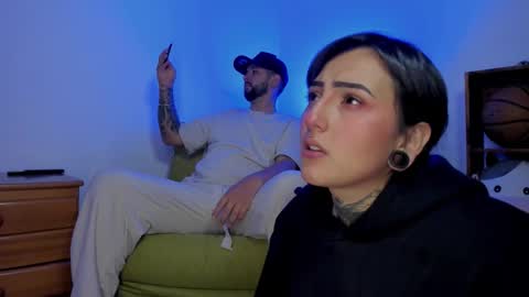 Snapshot of apolorising_ chatting on October 6, 1:45 am Lola  Apolo online show from October 6, 1:45 am