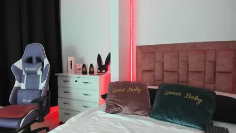 april collinsxx online show from March 17, 12:37 am