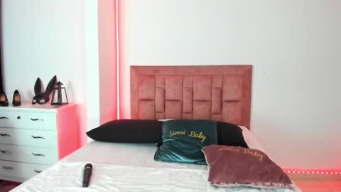 april collinsxx online show from February 22, 2:06 am