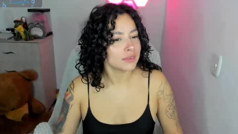 aqua emilly online show from January 10, 10:48 pm