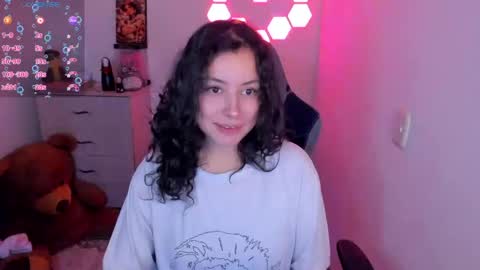 aqua emilly online show from March 20, 10:15 pm