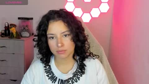 aqua emilly online show from November 5, 11:07 pm