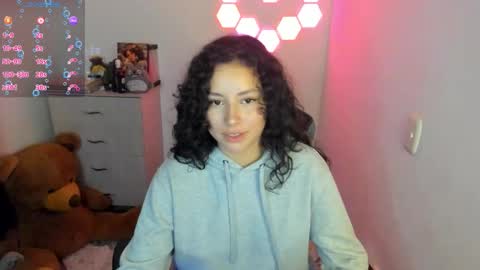 aqua emilly online show from March 9, 11:31 pm