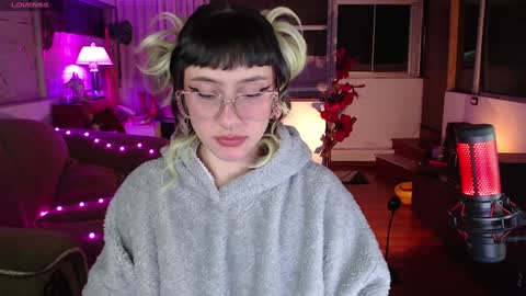 Snapshot of aquamarinebubble chatting on December 4, 4:15 am Zam independent model online show from December 4, 4:15 am