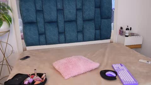   online show from March 26, 7:46 am