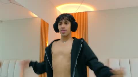 Archie online show from April 3, 3:35 am