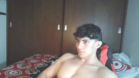 Snapshot of ares_aestheticgod chatting on October 24, 3:51 am Ares D online show from October 24, 3:51 am