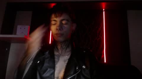 AresPaxton online show from April 3, 12:56 pm