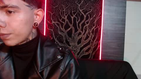 AresPaxton online show from April 1, 2:47 pm