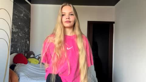 Snapshot of argeliaboivin chatting on October 30, 6:47 am Amelia online show from October 30, 6:47 am