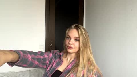 Amelia online show from November 10, 7:00 am