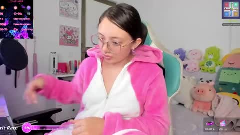Linda online show from June 9, 2:11 am