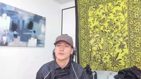 aria y orien  online show from September 10, 11:00 am