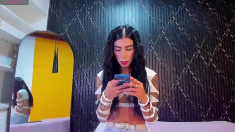 Snapshot of aria_millers_ chatting on October 4, 12:03 pm Aria Millers  online show from October 4, 12:03 pm