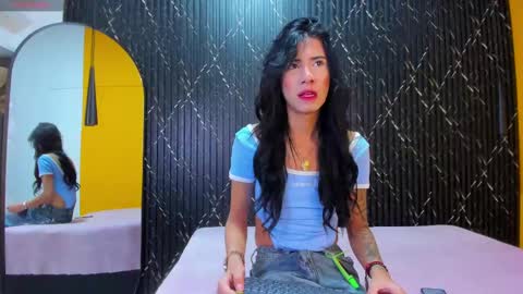 Snapshot of aria_millers_ chatting on October 7, 11:39 am Aria Millers  online show from October 7, 11:39 am