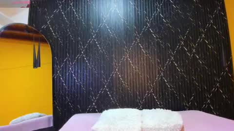Snapshot of aria_millers_ chatting on September 30, 11:32 am Aria Millers  online show from September 30, 11:32 am