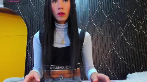 Snapshot of aria_millers_ chatting on October 2, 11:53 am Aria Millers  online show from October 2, 11:53 am