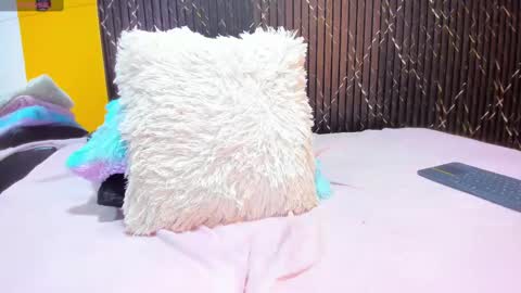 Snapshot of aria_millers_ chatting on October 3, 12:02 pm Aria Millers  online show from October 3, 12:02 pm