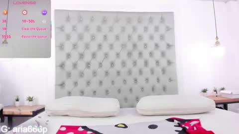 aria online show from October 15, 12:50 pm