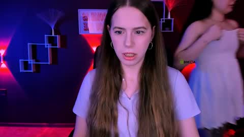 aria_wild_ online show from April 4, 8:32 am