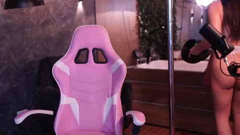 Ariaa online show from January 7, 6:46 pm