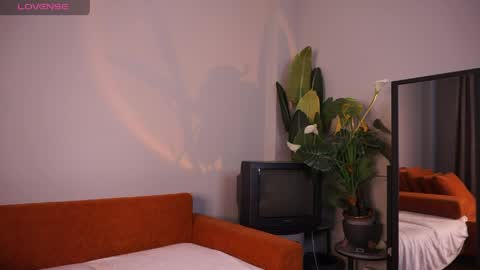 ariaa_stark online show from June 4, 11:49 am