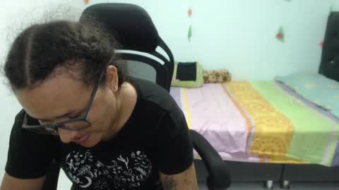 ...Ariana... online show from January 17, 4:15 pm