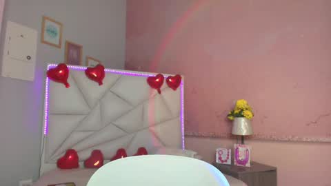 Ari online show from February 25, 11:15 pm