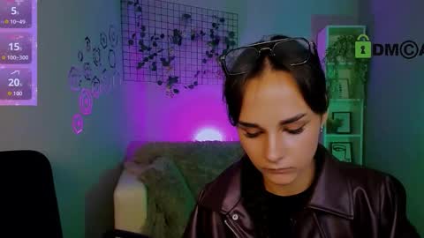 Snapshot of ariana_ross7 chatting on October 1, 7:24 pm ariana_ross7 online show from October 1, 7:24 pm