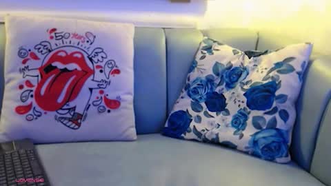 Ari  online show from October 26, 12:50 pm