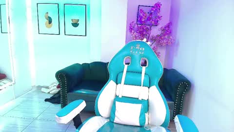 arianna_sweeet online show from June 5, 6:52 am