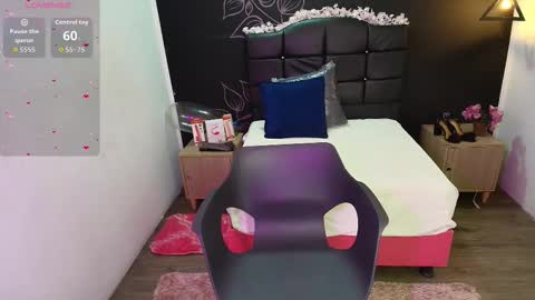 A R I A N N A  online show from November 9, 12:19 pm