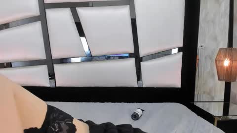 ariannarussell1 online show from March 10, 2:05 pm