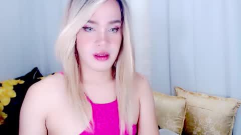 ARIANNE CUMS  online show from March 17, 8:30 am