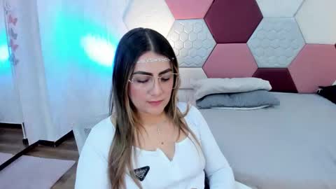 aria online show from June 1, 5:03 pm