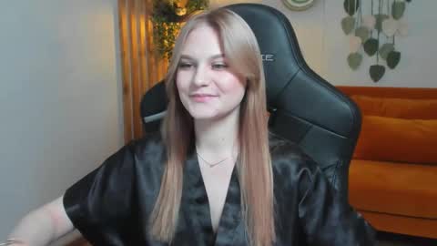 Snapshot of ariawell chatting on October 16, 6:40 pm Aria online show from October 16, 6:40 pm