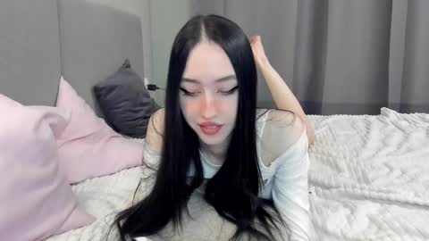 Ariel online show from March 5, 7:27 pm