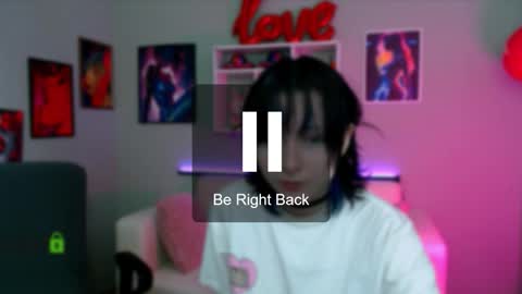 arielmell online show from March 7, 10:48 am