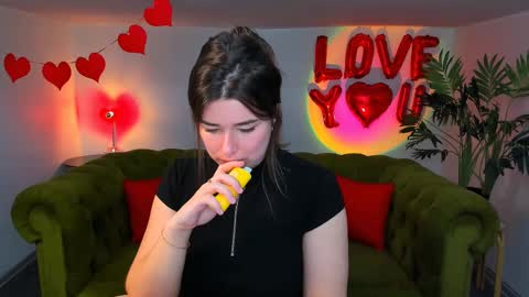 Ari online show from February 28, 5:37 pm