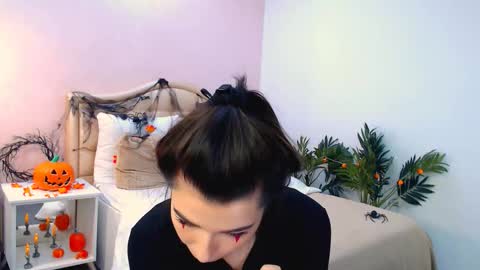 Ari online show from October 31, 7:31 am