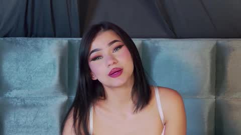 Ari online show from October 31, 8:42 pm