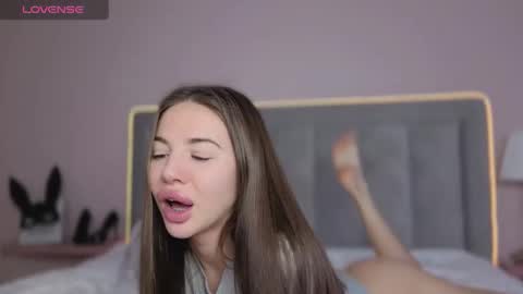 arimilas online show from December 17, 8:54 am