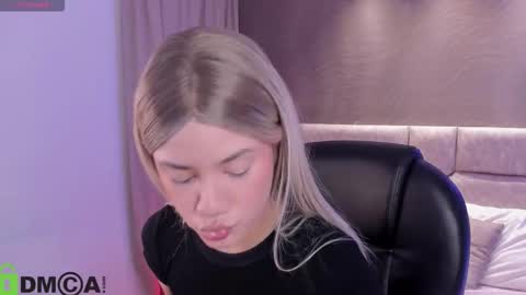 Ari  online show from February 1, 2:41 am