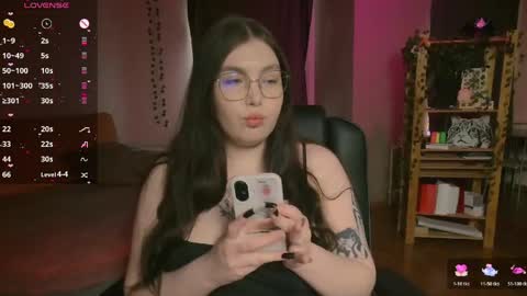 Astrid online show from May 10, 1:17 pm