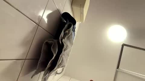 armyskater32 online show from April 8, 9:07 pm