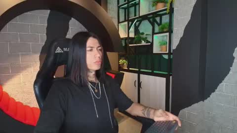 Arohom Lester online show from November 2, 11:10 am